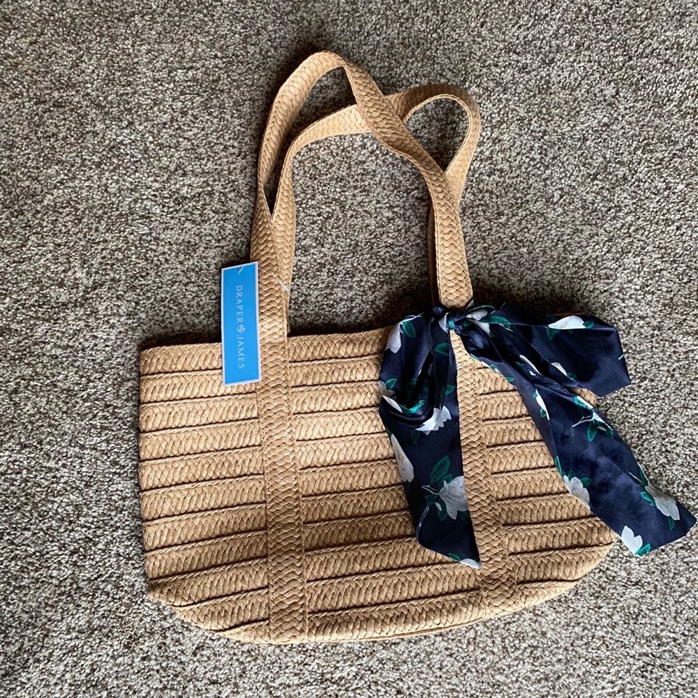 Draper James purse. Gently used.